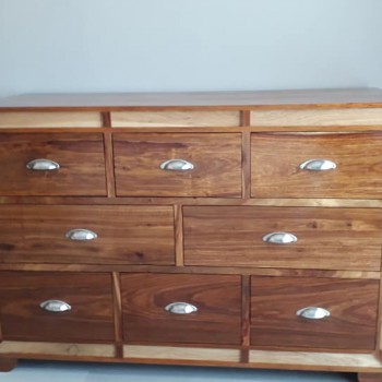 Kiaat chest of drawers with a solid oak inlay